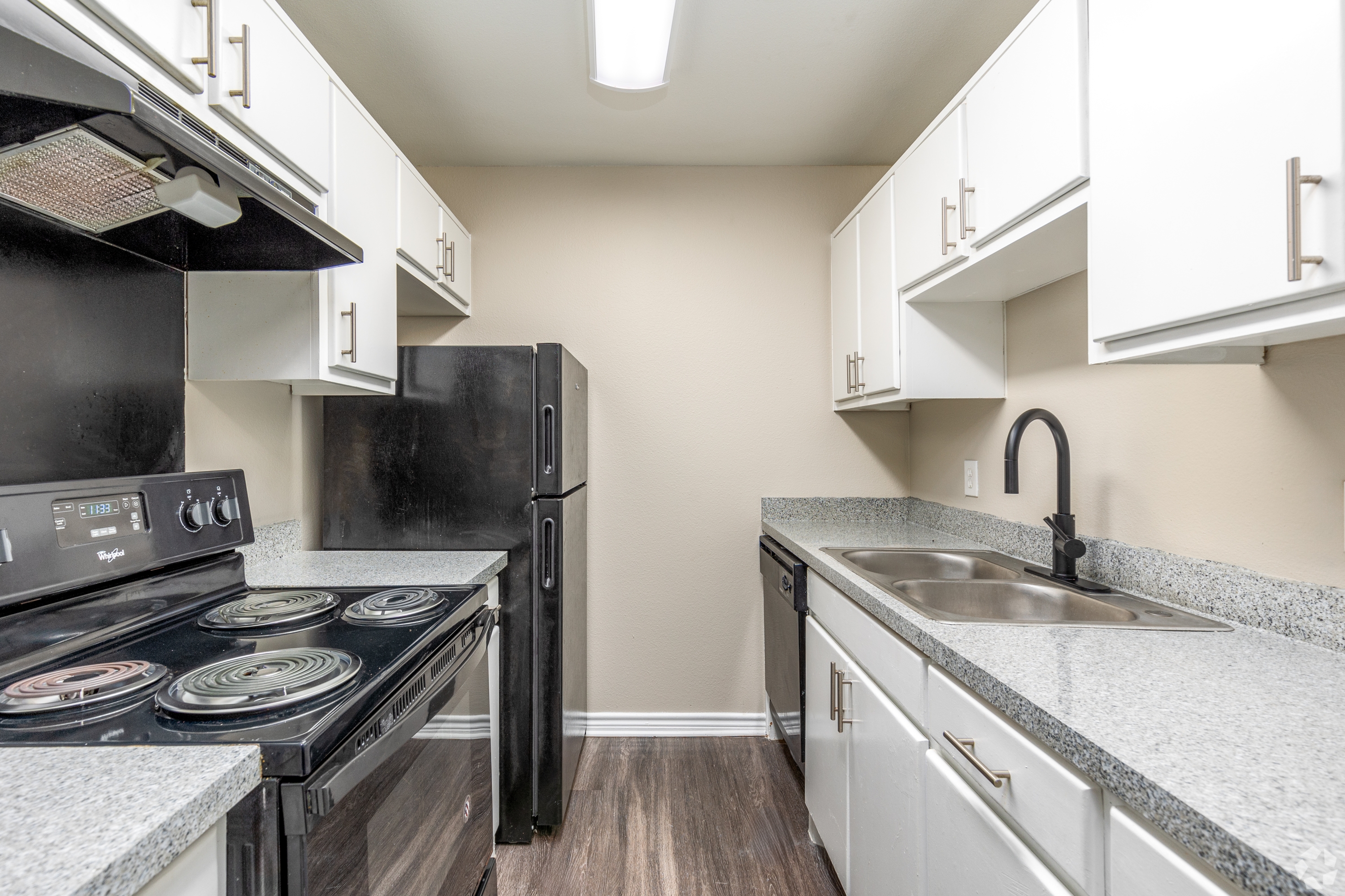 4566 West Kiest Boulevard - 2069