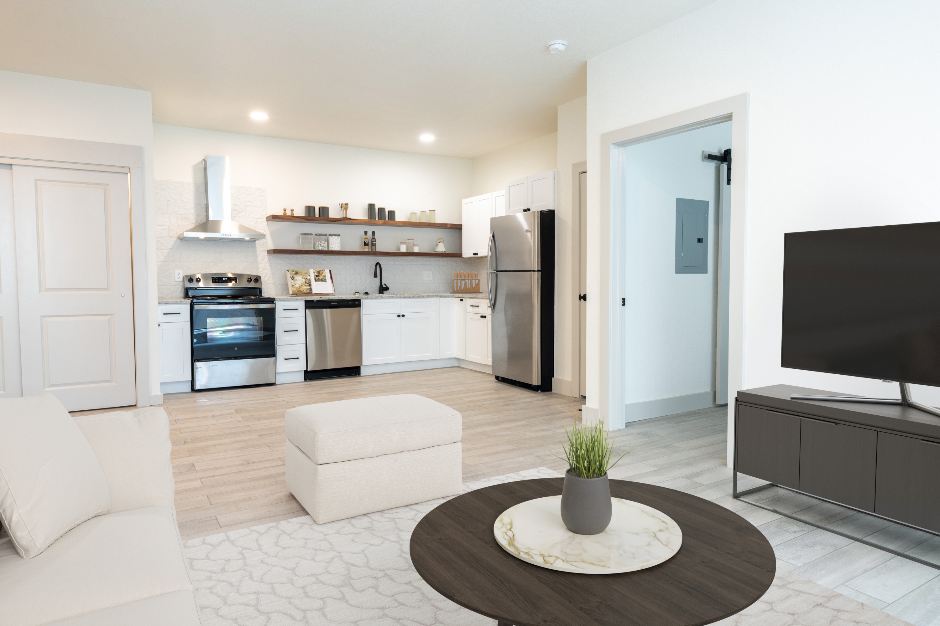 1230 North Greenwich Road - 2206