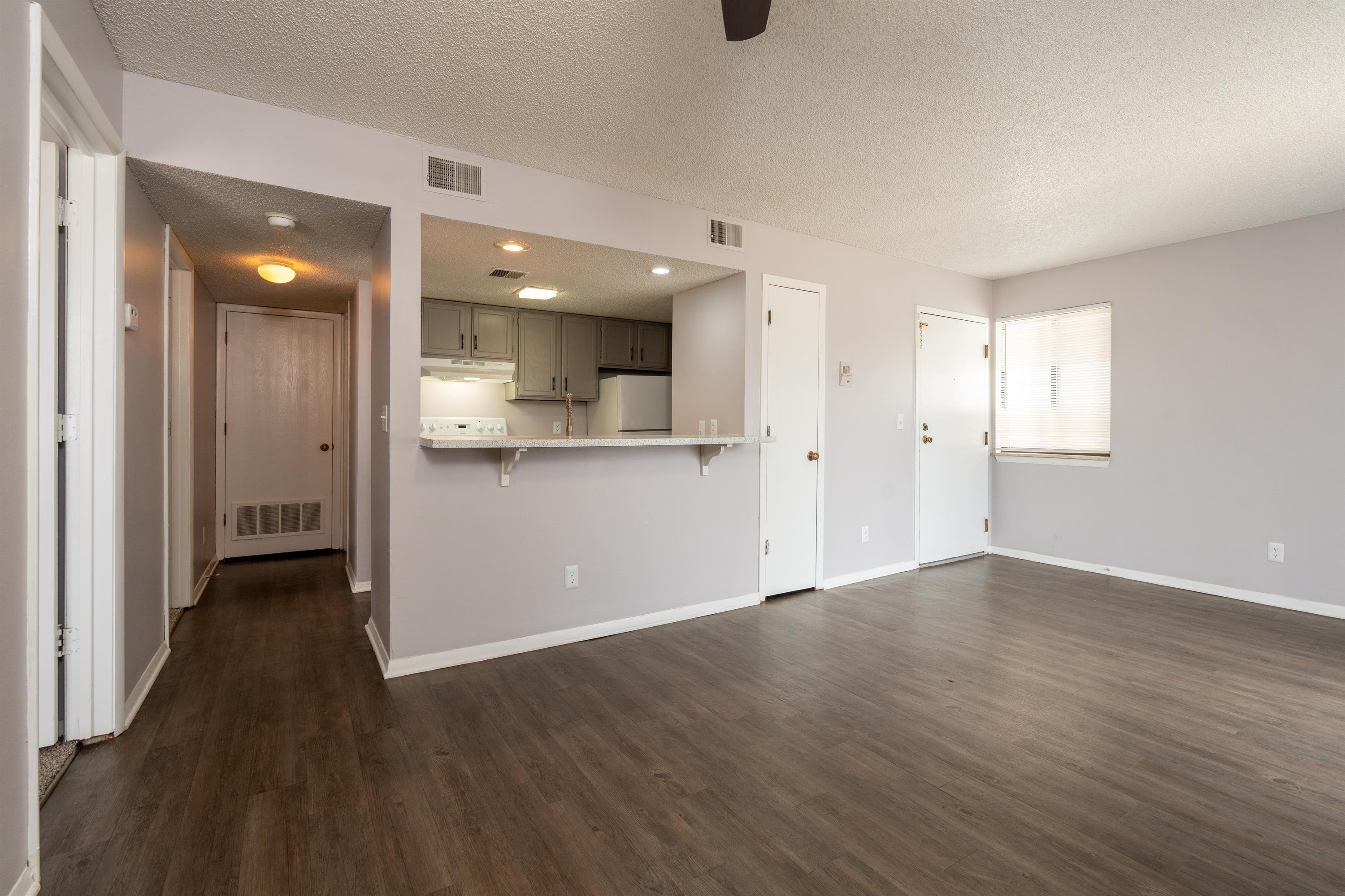 900 N. Waco Ave. - 2311