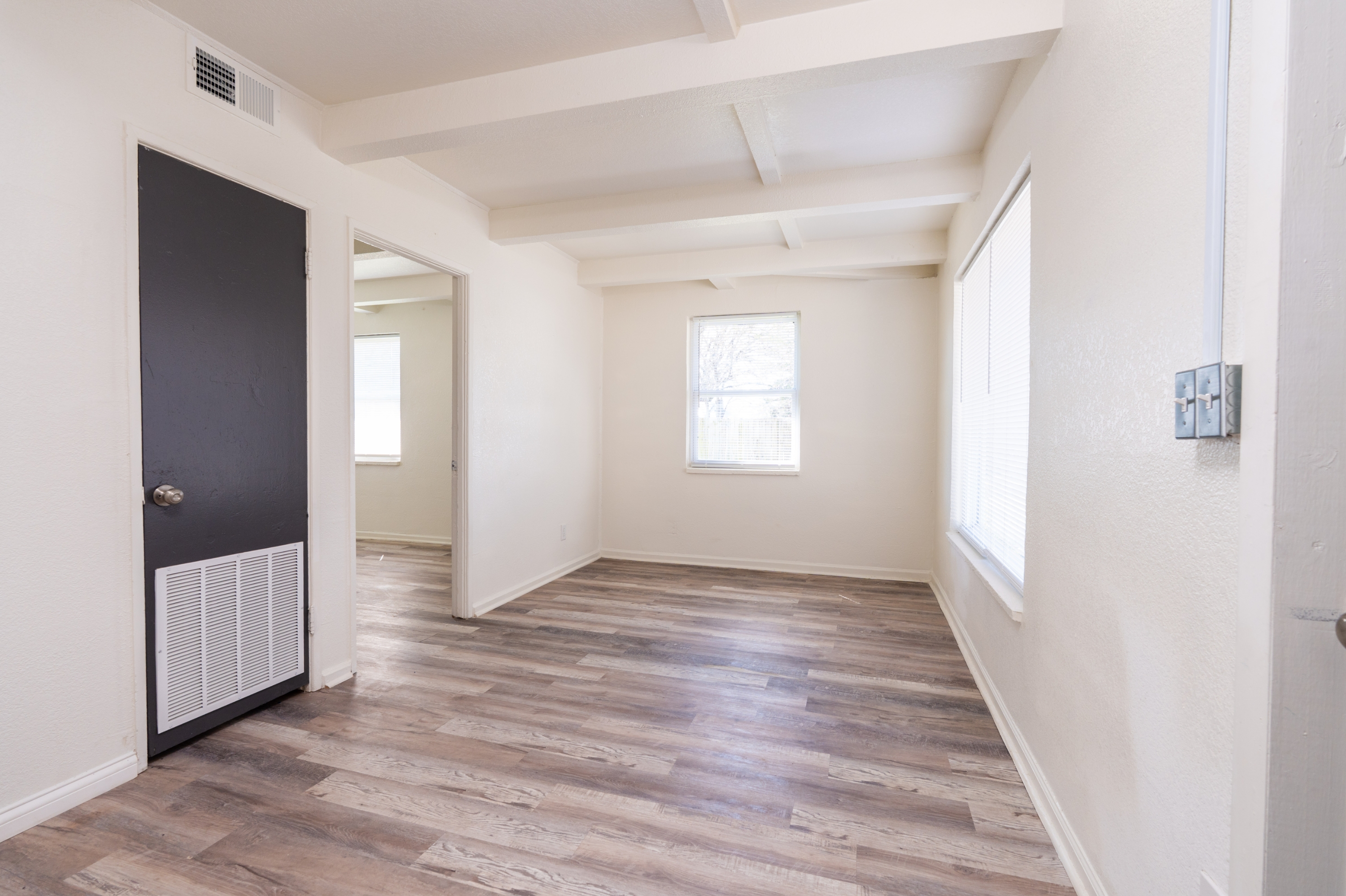 1325 West Dora Street - 1325