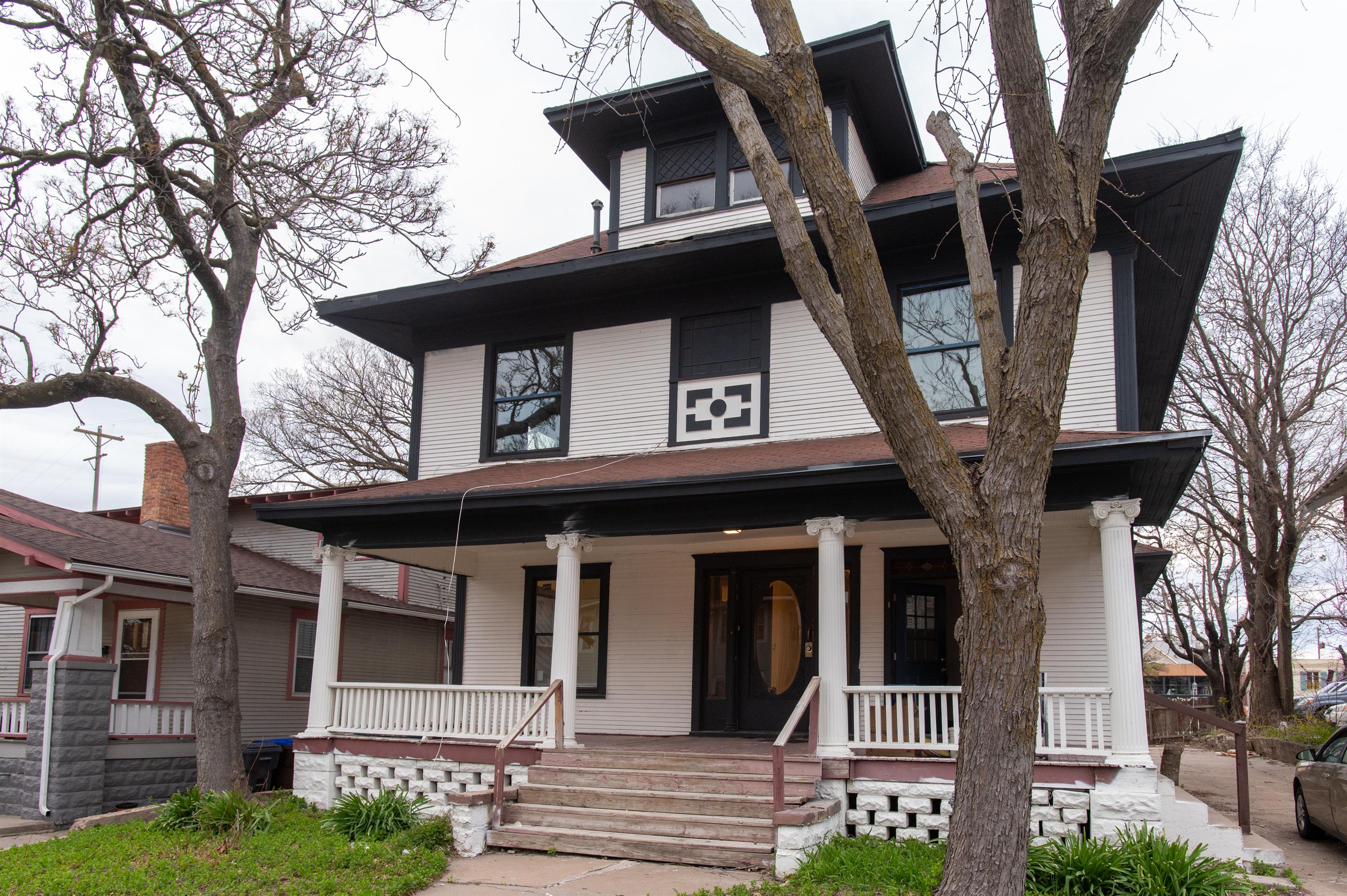 3224 E. Oakland Ave.