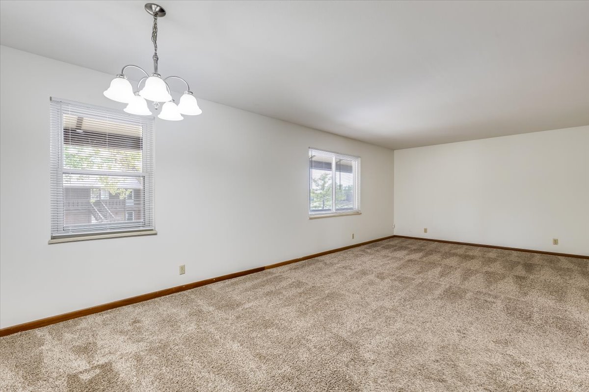 1945 North Porter Avenue - 250