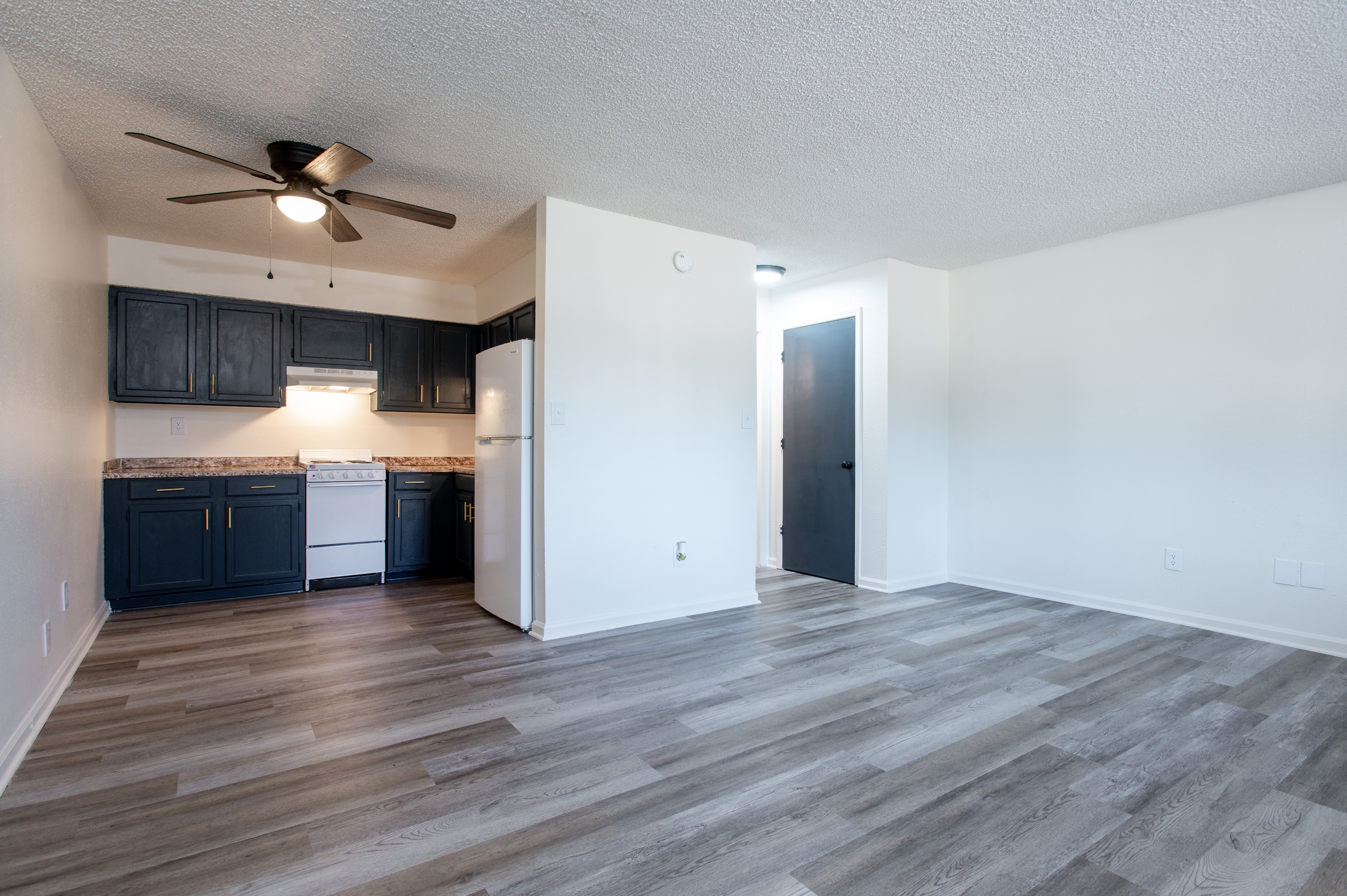 3321 West Zoo Boulevard - 204