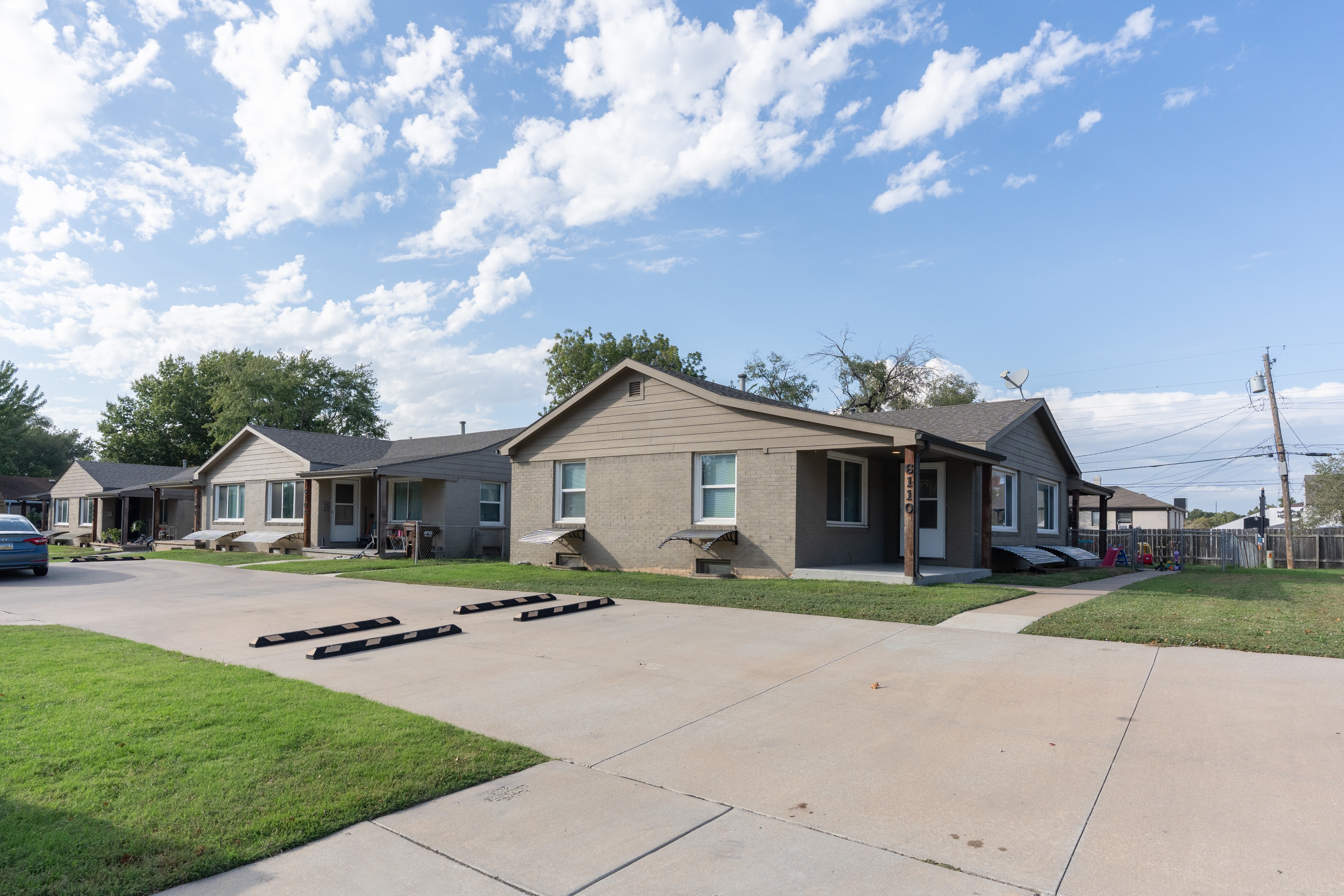 6110-6112 E. Oakwood - 1